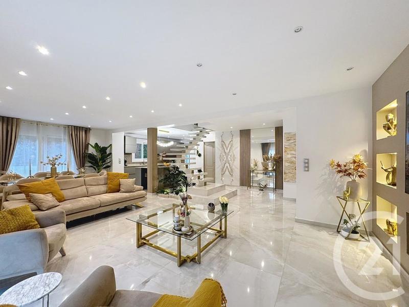 Maison - 160 m² - 6 pièces