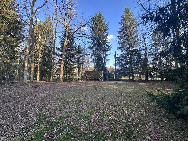 Terrain constructible - 6 157 m²