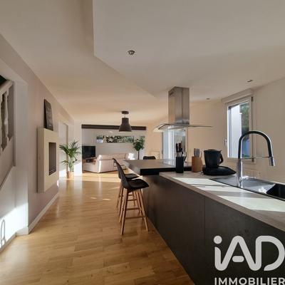 Maison - 167 m² - 7 pièces