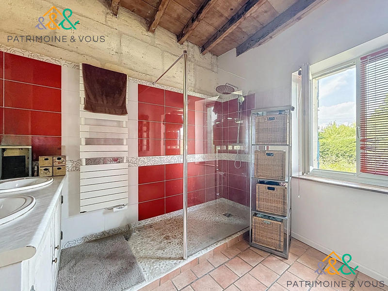 Maison - 210 m² - 6 pièces