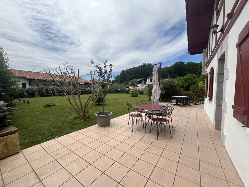 Maison - 218 m² - 5 pièces