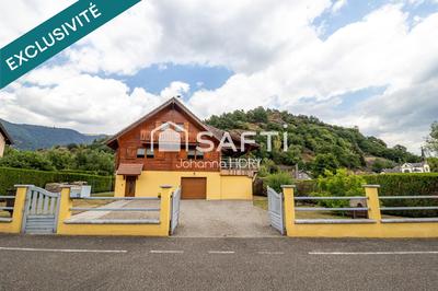 Maison - 90 m² - 6 pièces