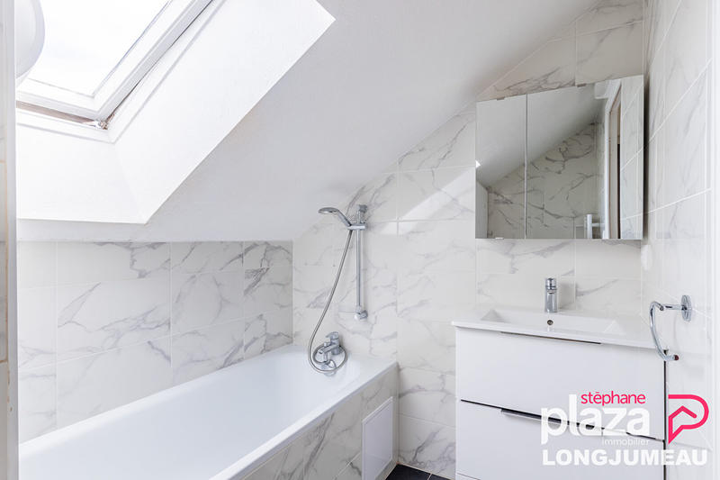 Appartement - 93 m² - 5 pièces