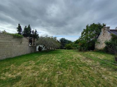 Terrain constructible - 1 695 m²