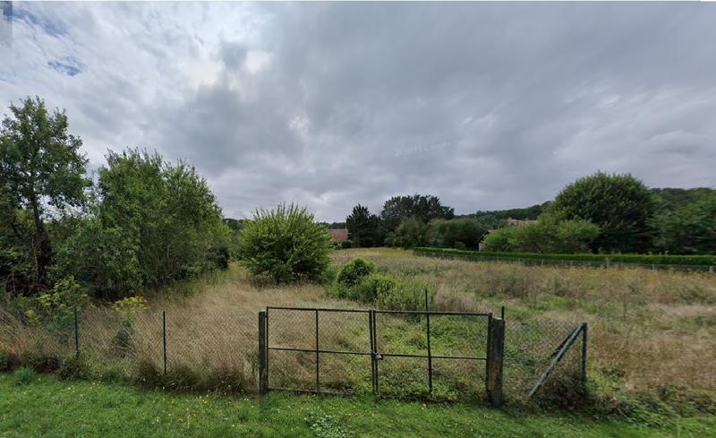 Terrain constructible - 1 200 m²