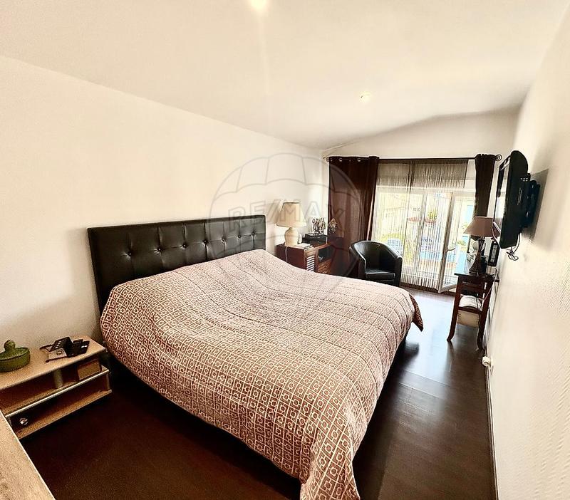 Maison - 180 m² - 5 pièces