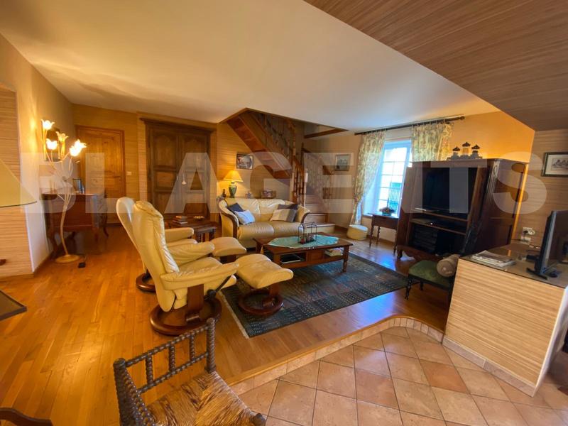 Maison traditionnelle - 154 m² - 6 pièces