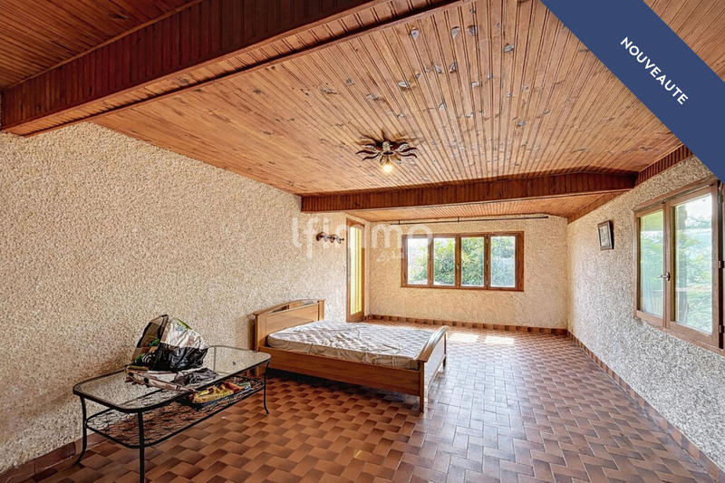 Maison - 201 m² - 5 pièces