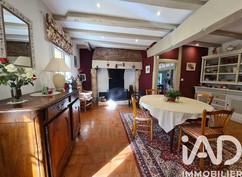 Maison - 200 m² - 7 pièces