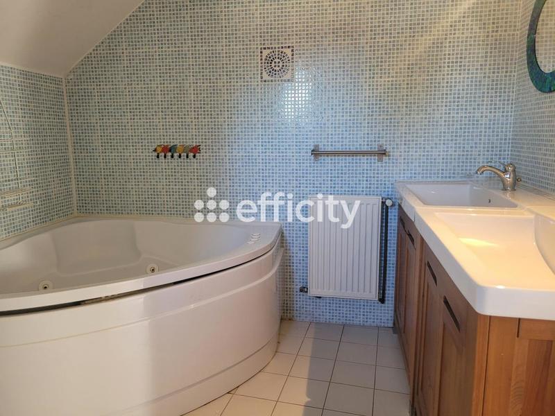 Maison - 230 m² - 7 pièces