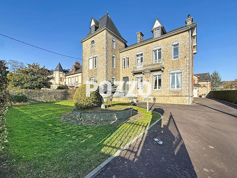 Maison bourgeoise - 337 m² - 12 pièces