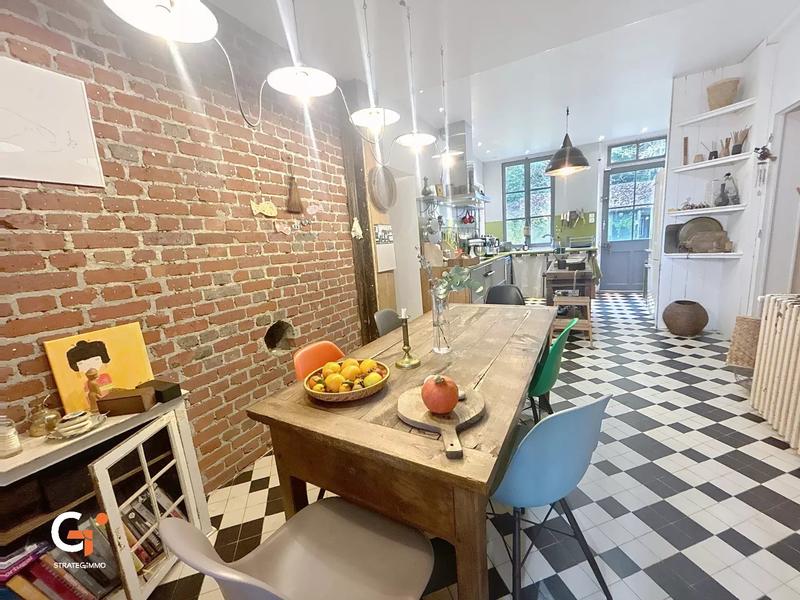 Propriété - 365 m² - 12 pièces