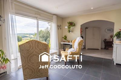 Maison - 205 m² - 9 pièces