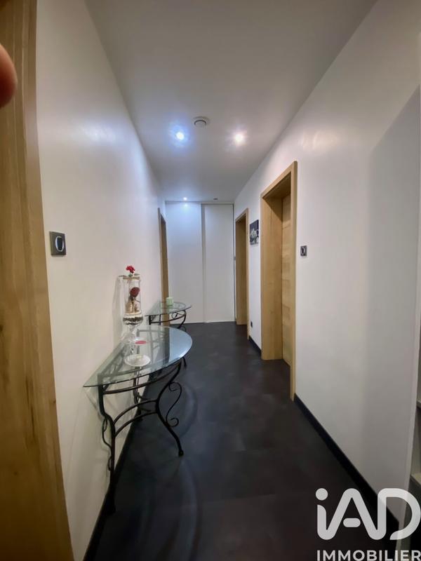 Maison - 216 m² - 7 pièces