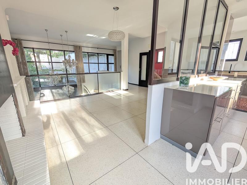 Maison - 182 m² - 6 pièces