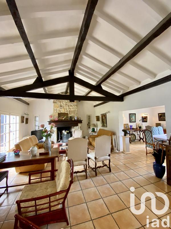 Maison - 220 m² - 7 pièces