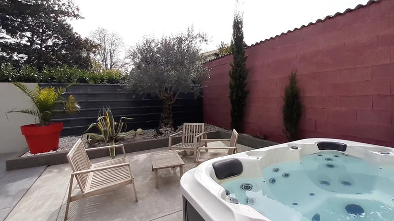 Maison - 246 m² - 8 pièces