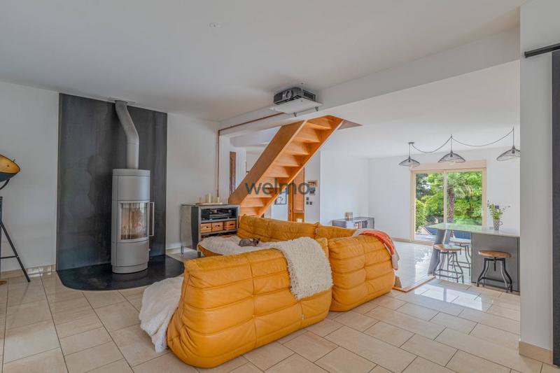 Maison - 245 m² - 8 pièces