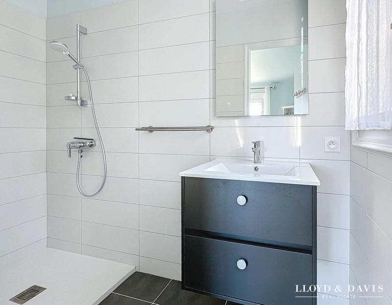 Maison - 252 m² - 6 pièces