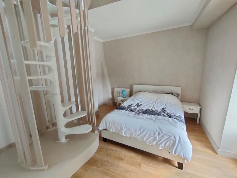 Maison - 218 m² - 5 pièces