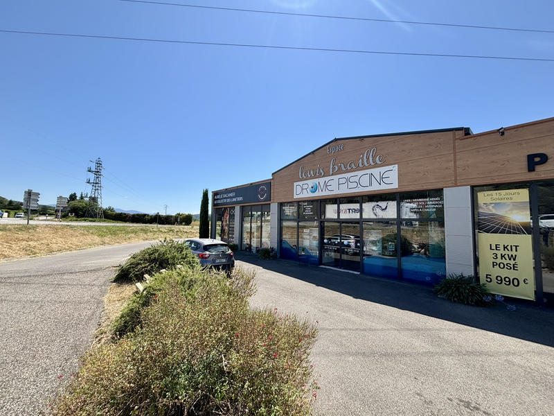 Local commercial - 182 m²