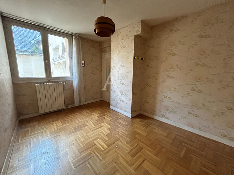 Maison - 210 m² - 7 pièces