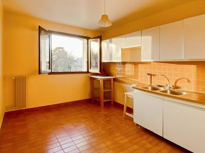 Appartement - 96 m² - 4 pièces