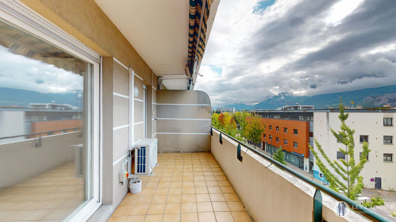 Appartement - 81 m² - 4 pièces