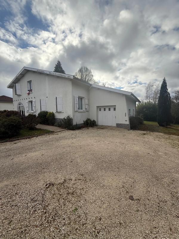 Maison - 180 m² - 7 pièces