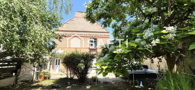 Maison - 196 m² - 9 pièces