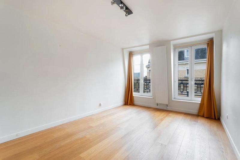 Appartement - 159 m² - 6 pièces