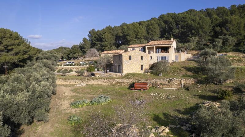 Propriété - 175 m² - 13 pièces