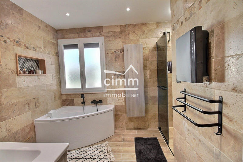 Villa - 140 m² - 4 pièces