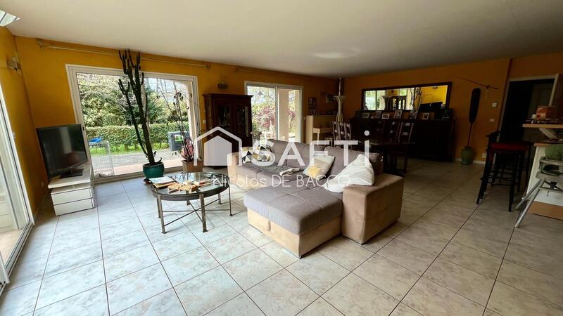 Maison - 161 m² - 5 pièces