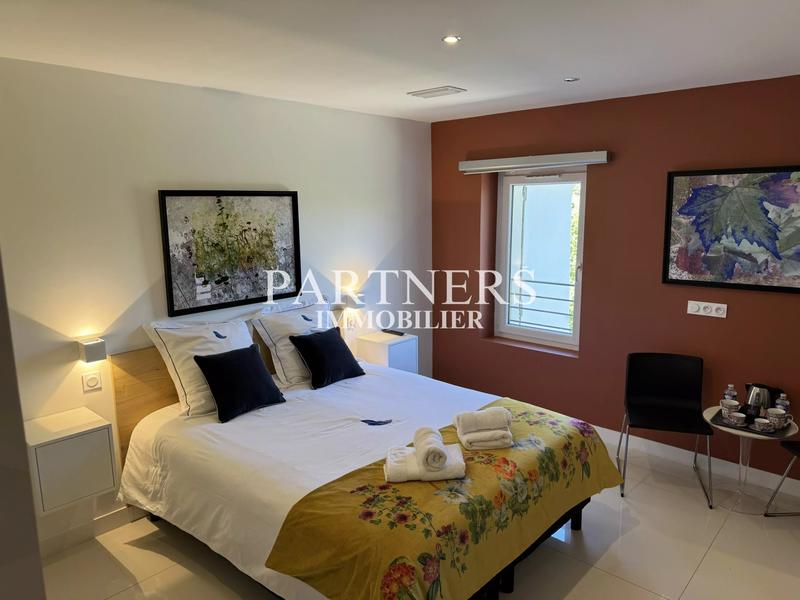 Bastide - 357 m² - 11 pièces