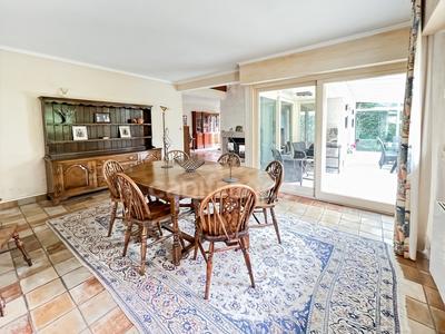 Maison - 224 m² - 7 pièces