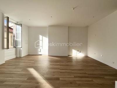 Appartement bourgeois - 86 m² - 3 pièces