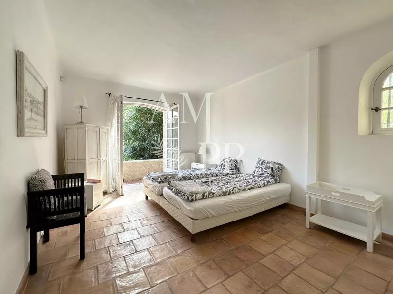 Villa - 240 m² - 7 pièces