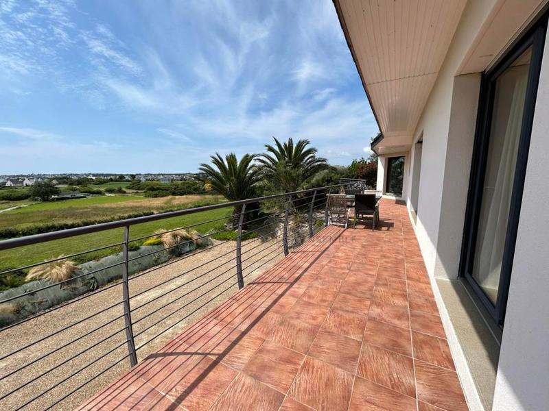 Maison - 216 m² - 9 pièces