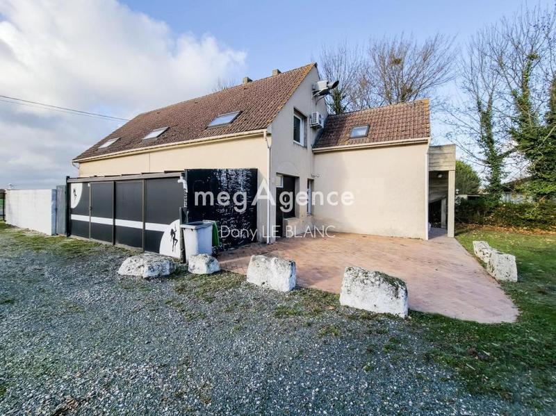 Local commercial - 200 m² - 6 pièces