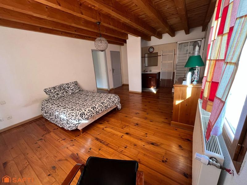 Maison - 310 m² - 8 pièces