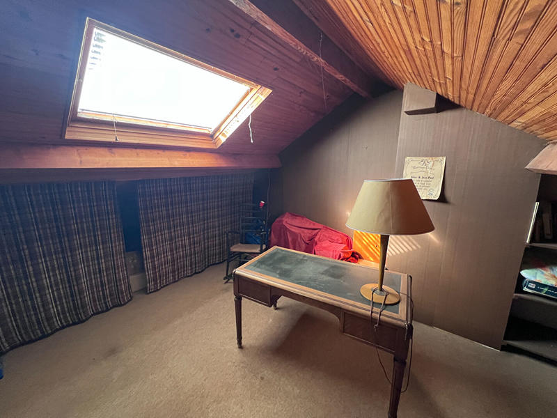 Maison - 240 m² - 6 pièces