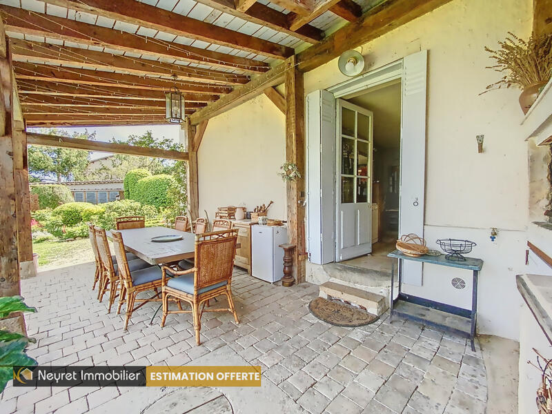 Maison - 212 m² - 6 pièces