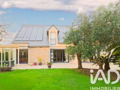 Maison - 220 m² - 7 pièces