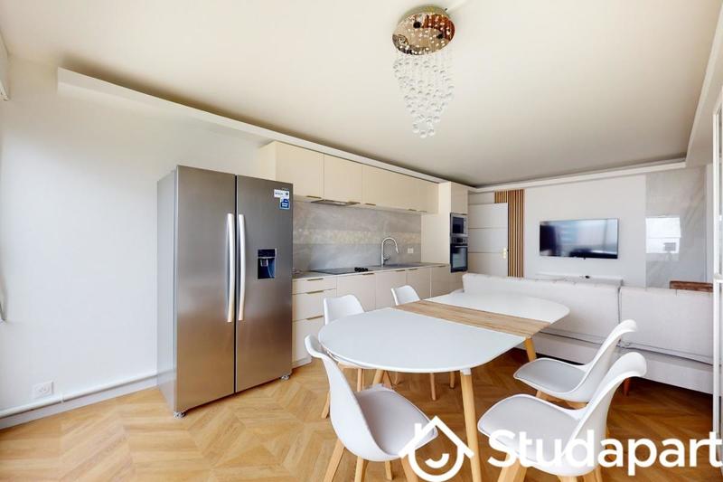 Chambre - 11 m² - 1 pièce