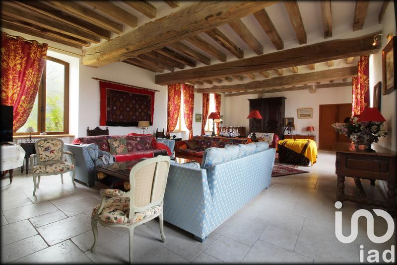 Maison - 1 500 m² - 25 pièces