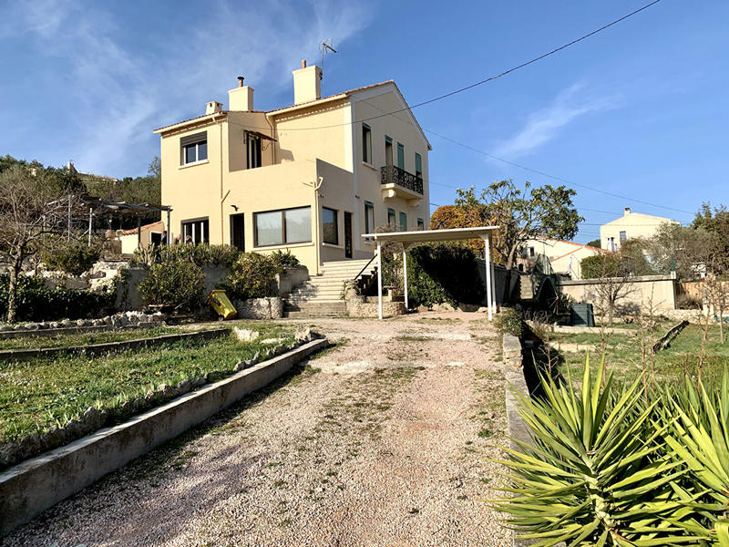 Maison - 150 m² - 9 pièces