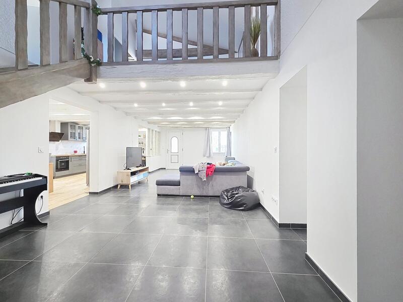 Maison - 198 m² - 7 pièces