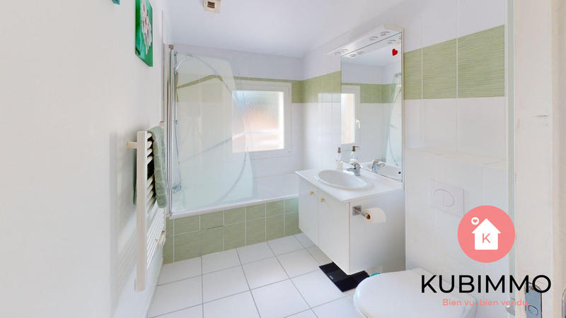 Maison traditionnelle - 175 m² - 8 pièces