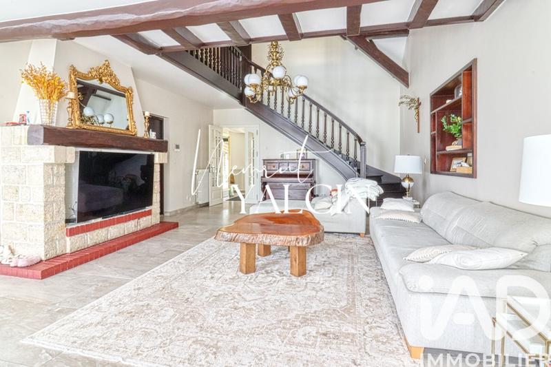 Maison - 195 m² - 7 pièces